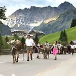 Pensión Gaestehaus Mathies Mittelberg