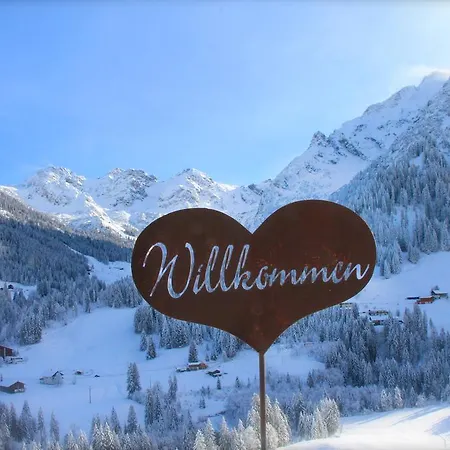 Gastehaus Mathies Guest house Mittelberg