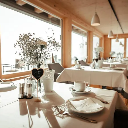 בית הארחה Gaestehaus Mathies 3*