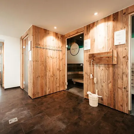 Gastehaus Mathies 3* Mittelberg