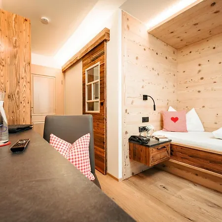 Gastehaus Mathies 3* Mittelberg