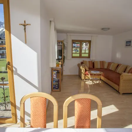 Gaestehaus Mathies Mittelberg