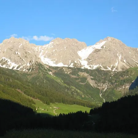 Gasthuis Gaestehaus Mathies Mittelberg